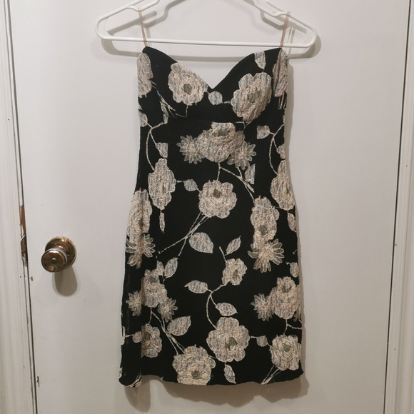 Eclipse dress - Picture 1 of 3